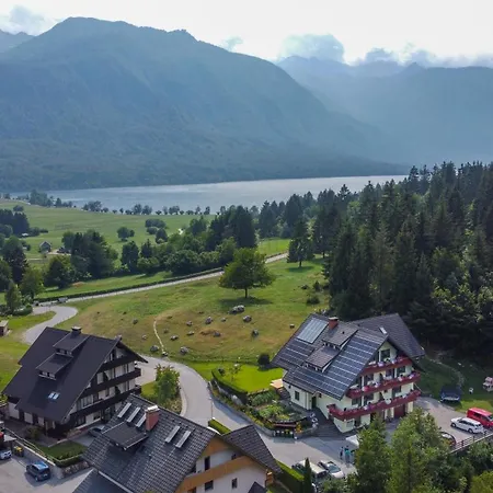 Apartmaji Vesna 公寓 *